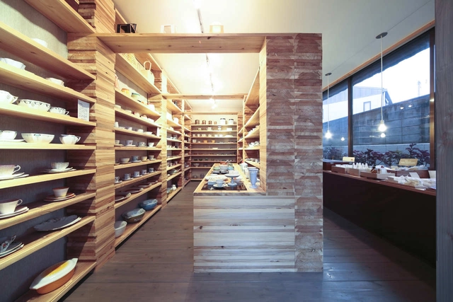 Habitat Antique / Facet Studio - Retail , Beam