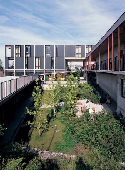 San Lucas School / Francisco Izquierdo + Maria Jose Varas - Elementary & Middle School, Garden, Facade