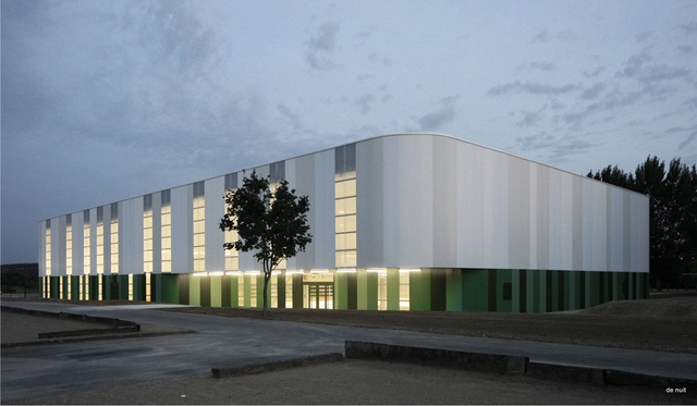 保龄球场  / Chartier/Dalix Architects - 健身房