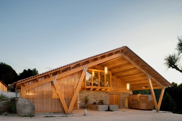 Casa da Torre Winery / Castanheira & Bastai Arquitectos Associados - Winery, Facade, Beam