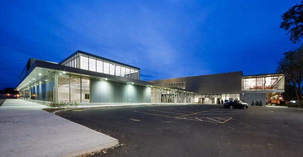 Complexe sportif de l'Assomption / FABG - Recreation & Training, Facade