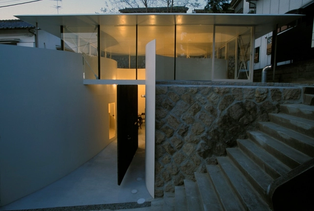 Clover House / Katsuhiro Miyamoto & Associates - Houses, Stairs, Facade, Handrail, Door