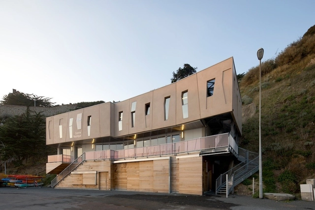 航海中心 / Guinée et Potin Architects - 体育建筑