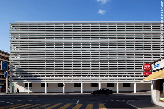 Altstadt Garage Building / Lussi + Halter -           Parking, Facade