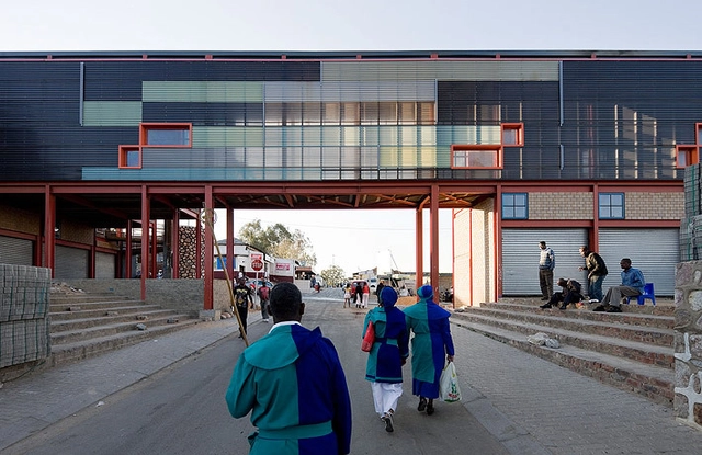 Alexandra 翻译中心 / Peter Rich Architects - 游客中心