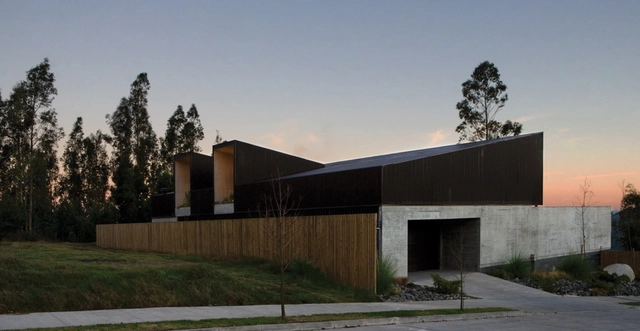 Concepción House / elton+léniz arquitectos asociados - Houses, Facade