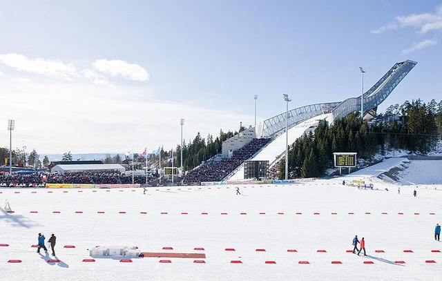 Farol Holmenkollen / JDS - Centro De Esqui