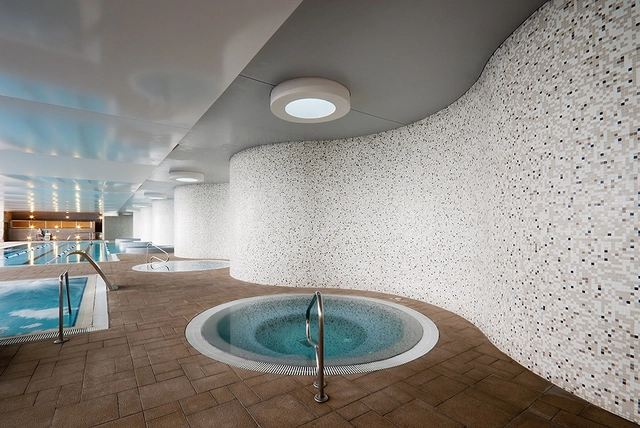 P.W.C.C.水疗和健身中心 / PLAN Arquitectos Loroworks Architects - 更新项目