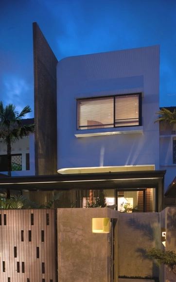 Alleyway House / Formwerkz Architects - Houses, Facade