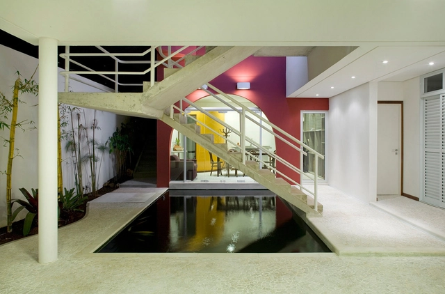 House at Rua Alabarda / Affonso Risi - Houses, Kitchen, Stairs, Door, Facade, Handrail, Chair, Countertop