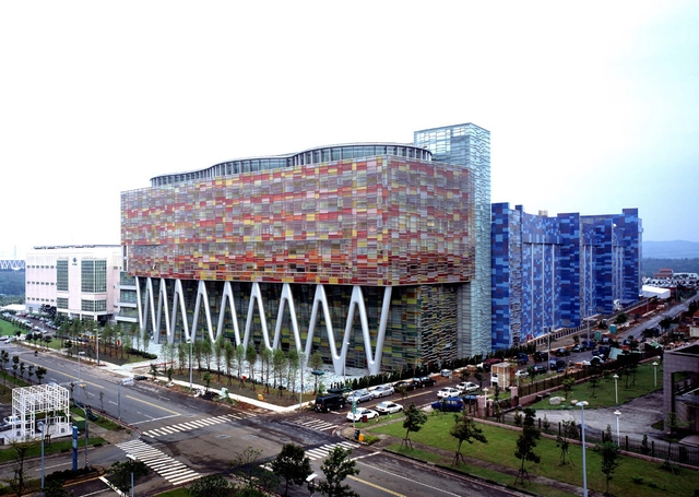 Inotera Headquarters & Production Facility / tec Design Studio - Exterior Photography, Institutional Buildings, Facade, Cityscape