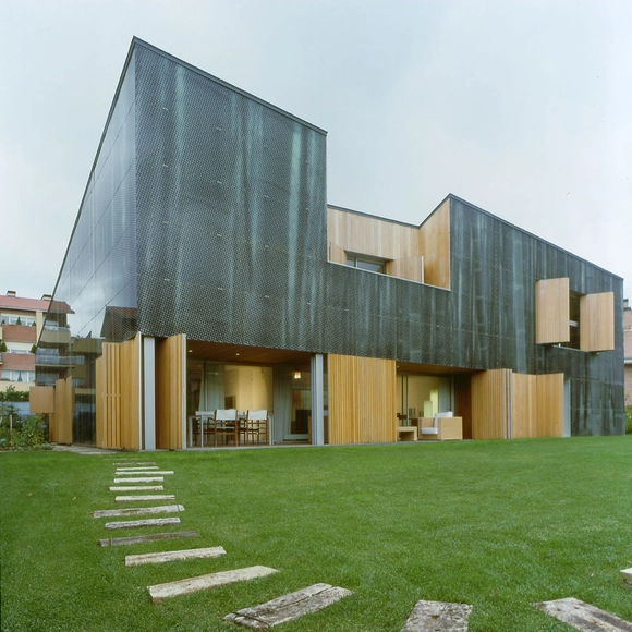House Q / Vaillo + Irigaray - Houses, Garden, Facade
