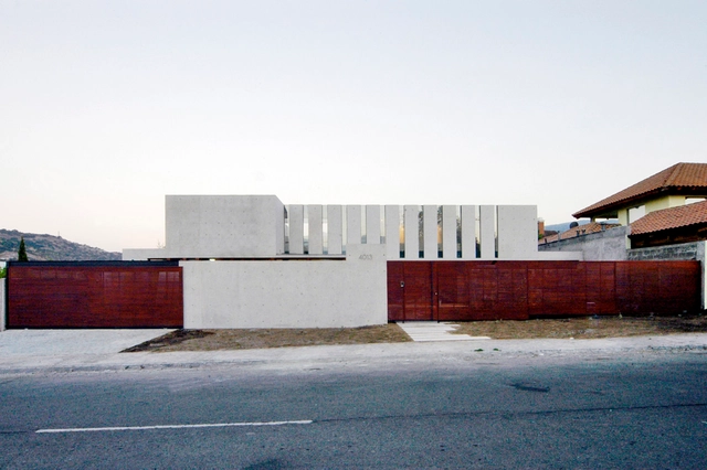 Fleischmann - Ossa house / Mas y Fernández Arquitectos - Houses, Facade