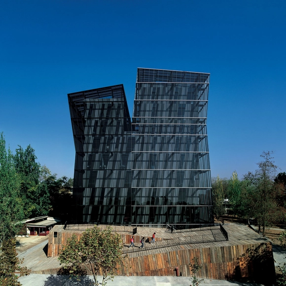 Torres Siamesas / Alejandro Aravena - Universidade