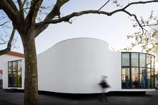 School Canteen at Póvoa de Varzim / Cadilhe & Fontoura - Schools , Facade, Arch