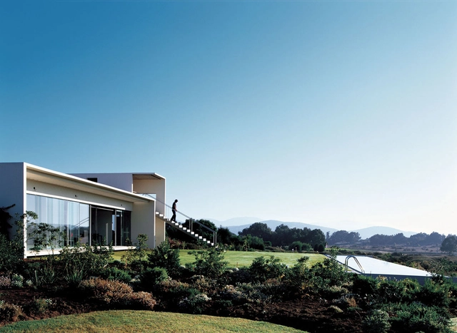 Casa Ocho al Cubo / Sebastián Irarrazaval - Casas