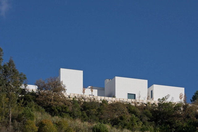 House in Pousos - 独立住宅