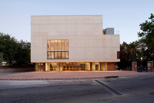 Reina Victoria Theatre-Cinema / Enrique Abascal García - Cinema, Facade