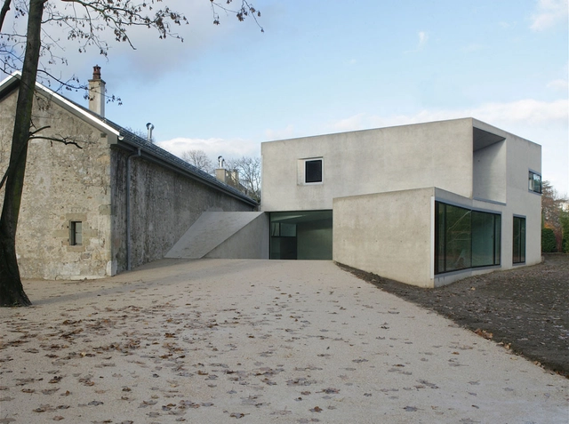 House in Frontenex / Charles Pictet Architecte  - Houses, Facade, Door