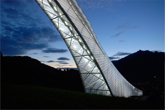 Nova Rampa Olímpica de Esqui em Garmisch-Partenkirchen / terrain: loenhart&mayr - Centro De Esqui