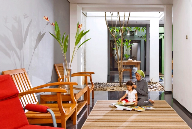 Compartment House / Ario Danar - Houses Interiors, Deck, Chair