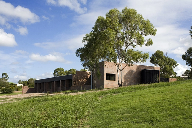Hervey Bay Farmhouse / Owen and Vokes - Houses, Facade