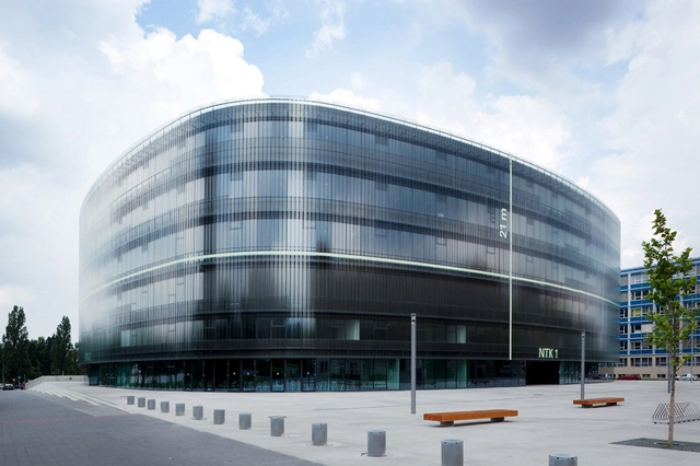 布拉格国家技术图书馆 / Projektil Architekti - 图书馆