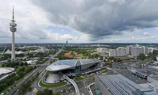 BMW Welt / Coop Himmelb(l)au - Showroom