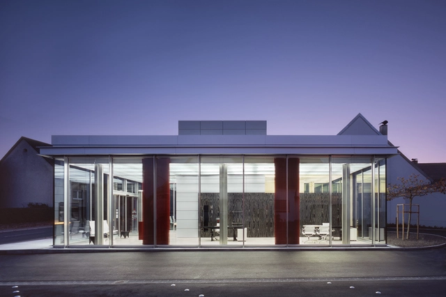 Hettingen分支银行 / Ecker Architekten - 服务建筑