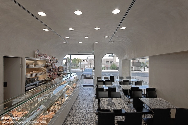 Cafe / Pastry Shop in Sintra / extrastudio - Retail , Table