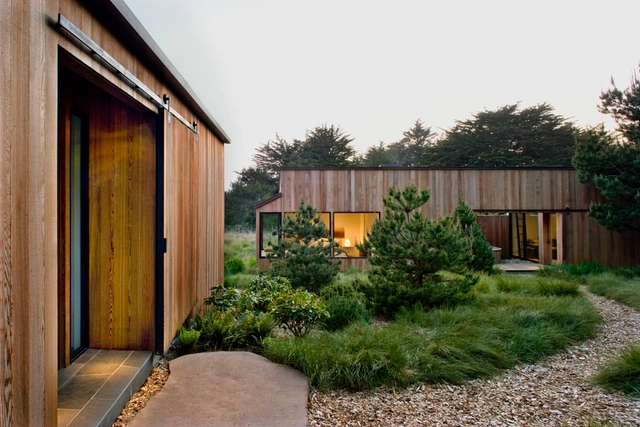 Sea Ranch Residence / Turnbull Griffin Haesloop - Houses, Garden, Facade, Door