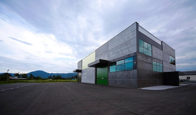 Office, Store & Shop concrete container - 商业建筑