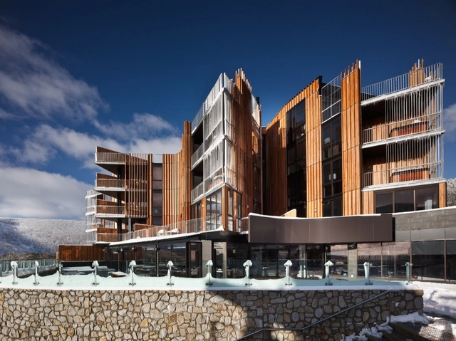 St. Falls 大厦 / Elenberg Fraser Architecture - 集合住宅