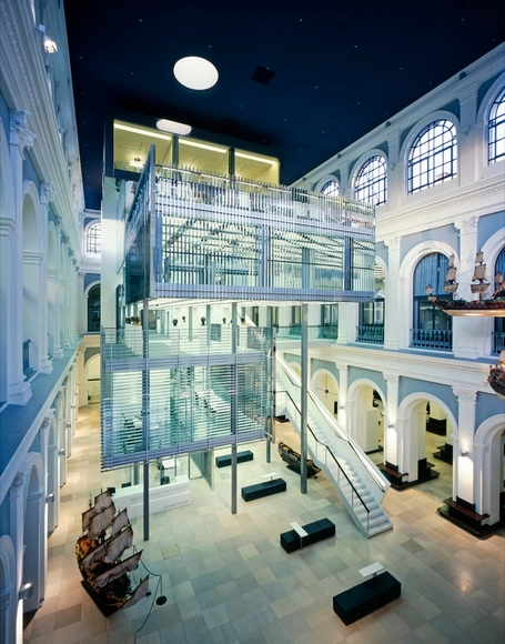 Haus im Haus / Behnisch Architekten - Offices Interiors, Facade, Handrail