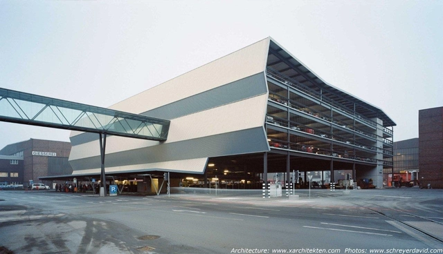 奥钢联多层停车场 / x Architekten - 停车场
