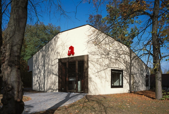 wood镇药店 / Atelier st - 购物中心