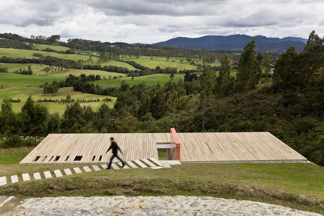 Santa Elena House / Antonio Sofan - Houses, Garden, Forest