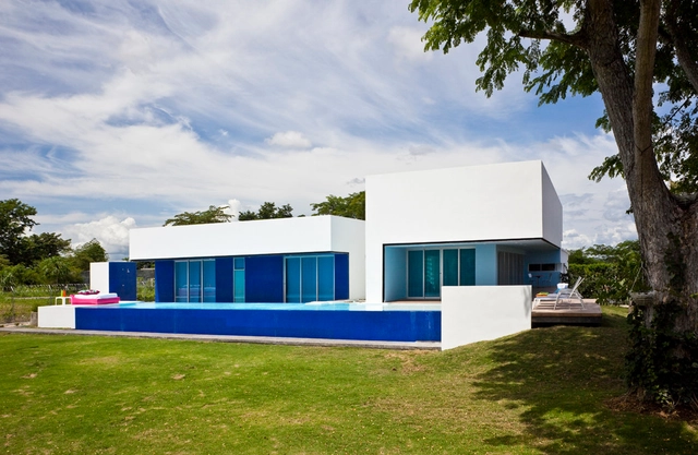 Sinu River House / Antonio Sofan - Houses, Facade