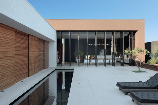 OM House / Studio Guilherme Torres - Houses, Courtyard, Facade, Door, Bench