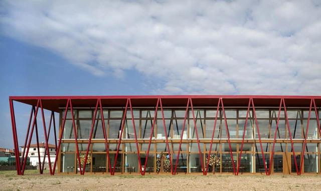波萨诺（Ponzano）小学 ／C+S Associati - 中小学校