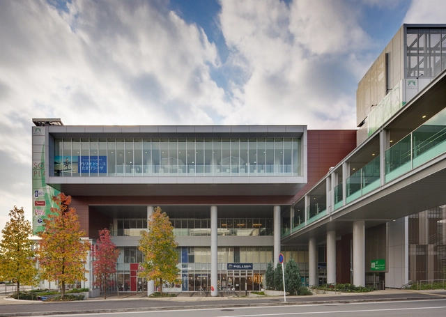 Tama Plaza Station / LaguardaLow Architects -           Metro Station, Facade, Door