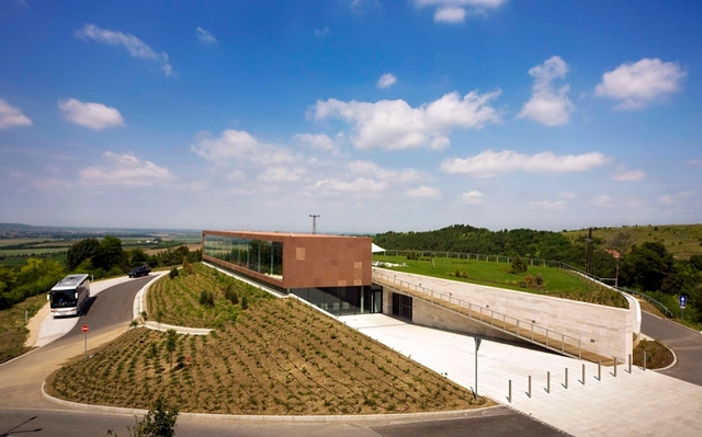 Pannonhalma Abdij Visitor Centre / Roeleveld Sikkes - 游客中心