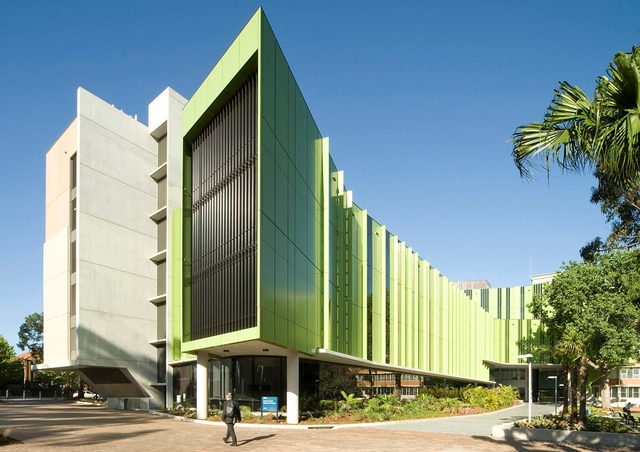 Lowy Cancer Research Centre / Lahznimmo Architects + Wilsons Architects - University, Facade