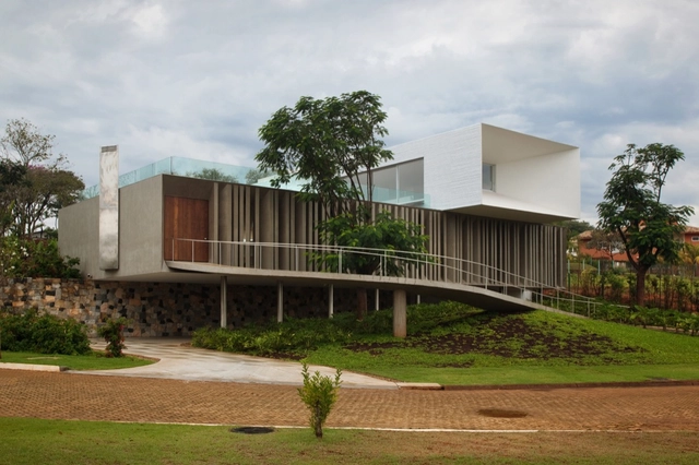 Piracicaba House / Isay Weinfeld - Houses, Garden, Facade
