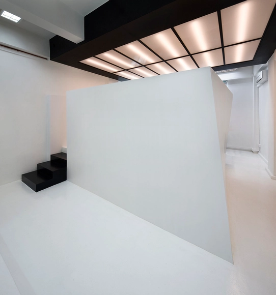 Thin Office / Studio SKLIM - Office Buildings