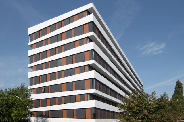 Omnipolis / Hantabal Architekti & AFR - 办公设施