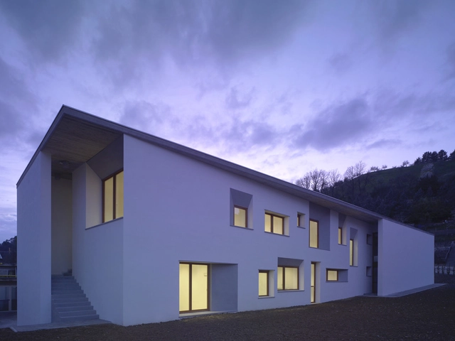 San Piero a Sieve School / Fabio Capanni Workshop - Schools , Facade, Door