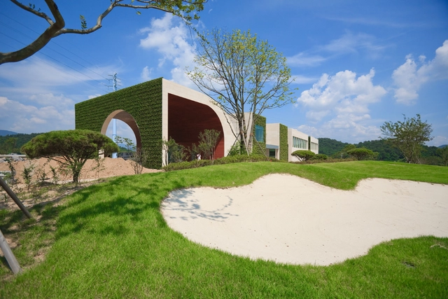 Green Weaving Club House / Hyunjoon Yoo Architects - Public Architecture, Garden, Facade, Arch