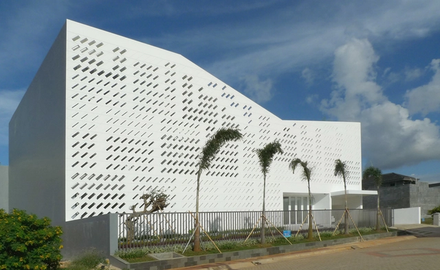 Alam Family Residence / Elsye Alam - Houses, Facade, Fence