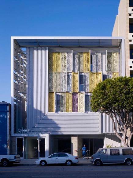 Step Up on Fifth / Brooks + Scarpa - Social Housing, Facade